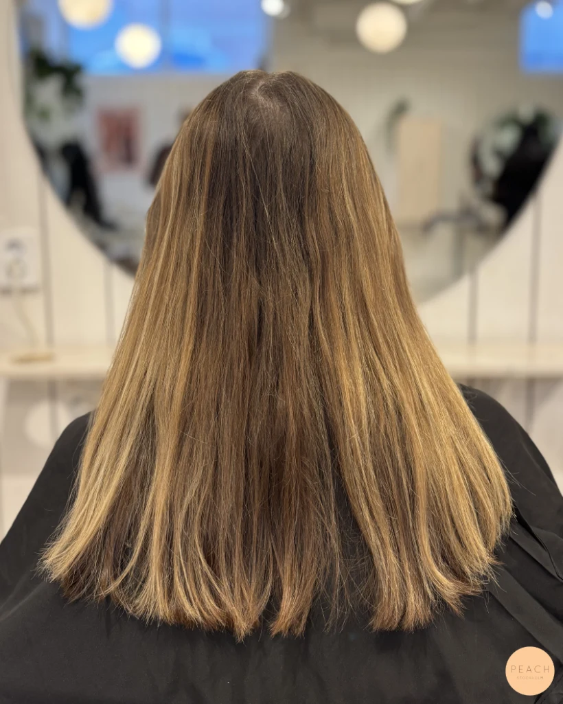 Varm beige hårfärg med Olaplex