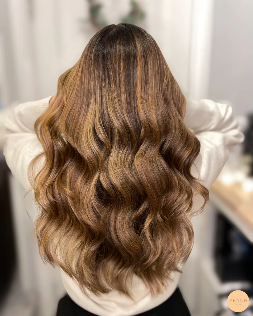 Balayage på mörkt hår – salongsresultat av Hanna Ekstrand, 20 december 2023