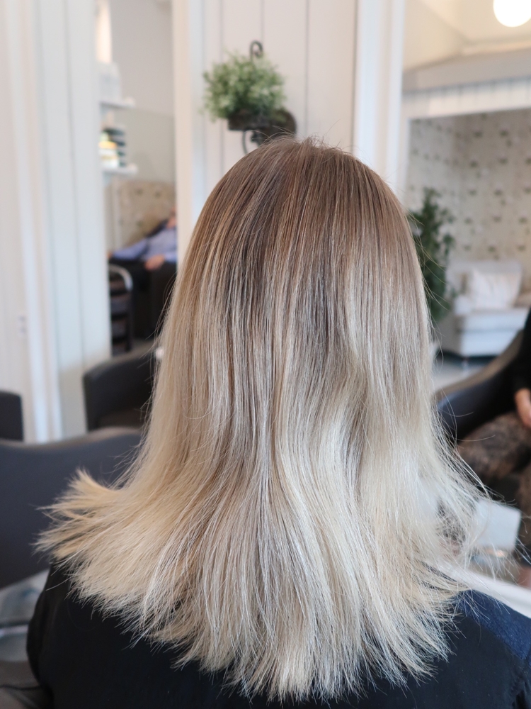 Balayage i ett blont hår