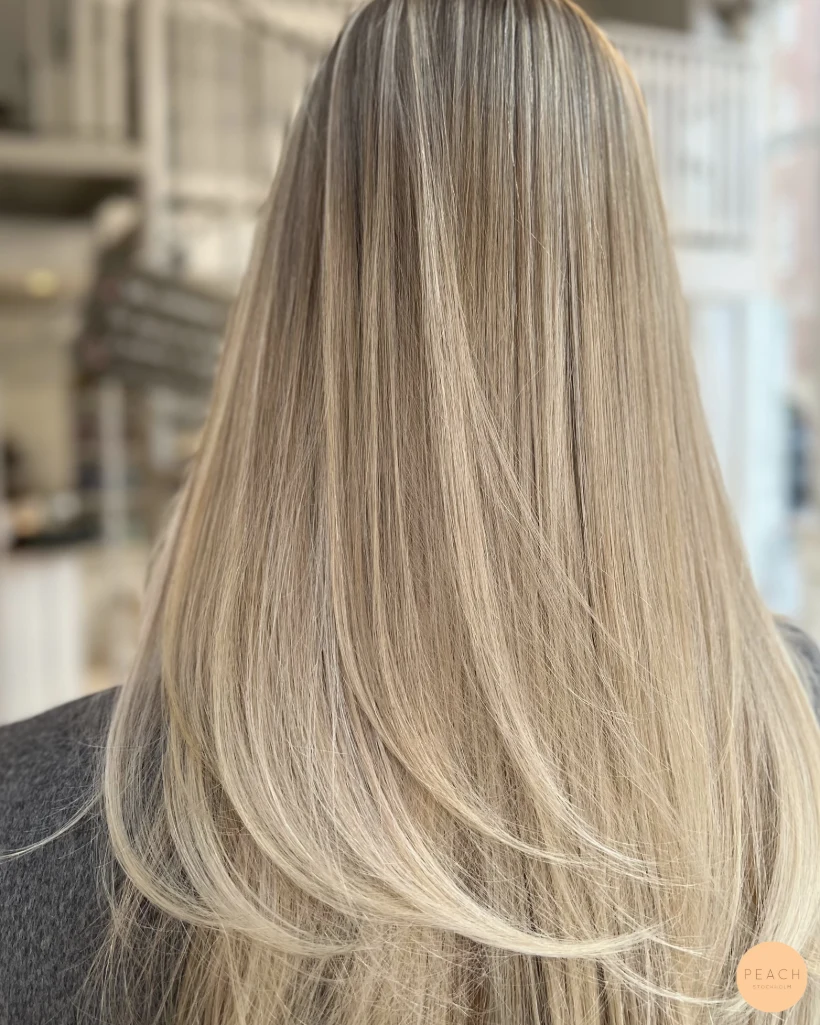 Naturlig blond babylights balayage