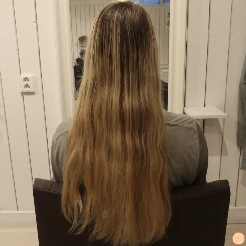 Strawberry blonde hårfärg