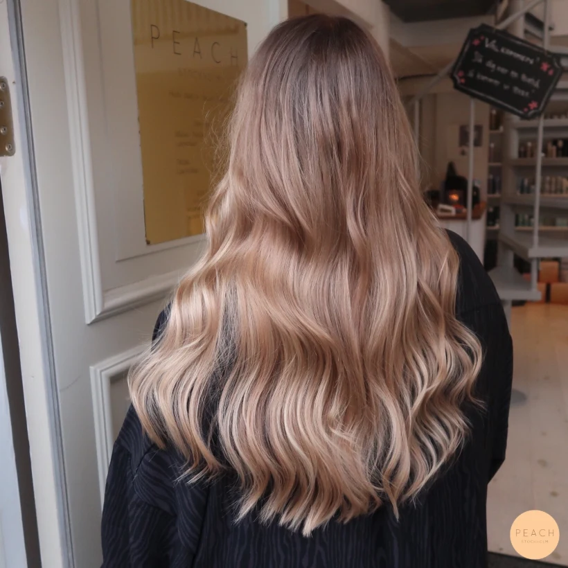 Soft balayage med extra glans