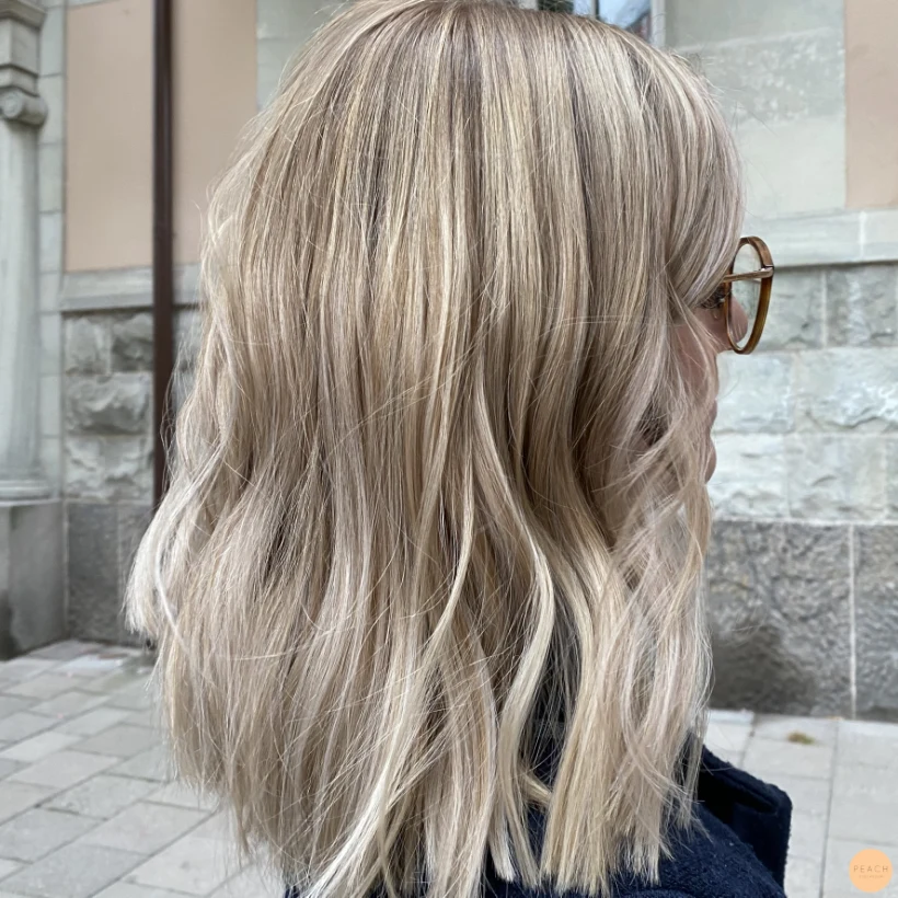 Beige blond hårfärg