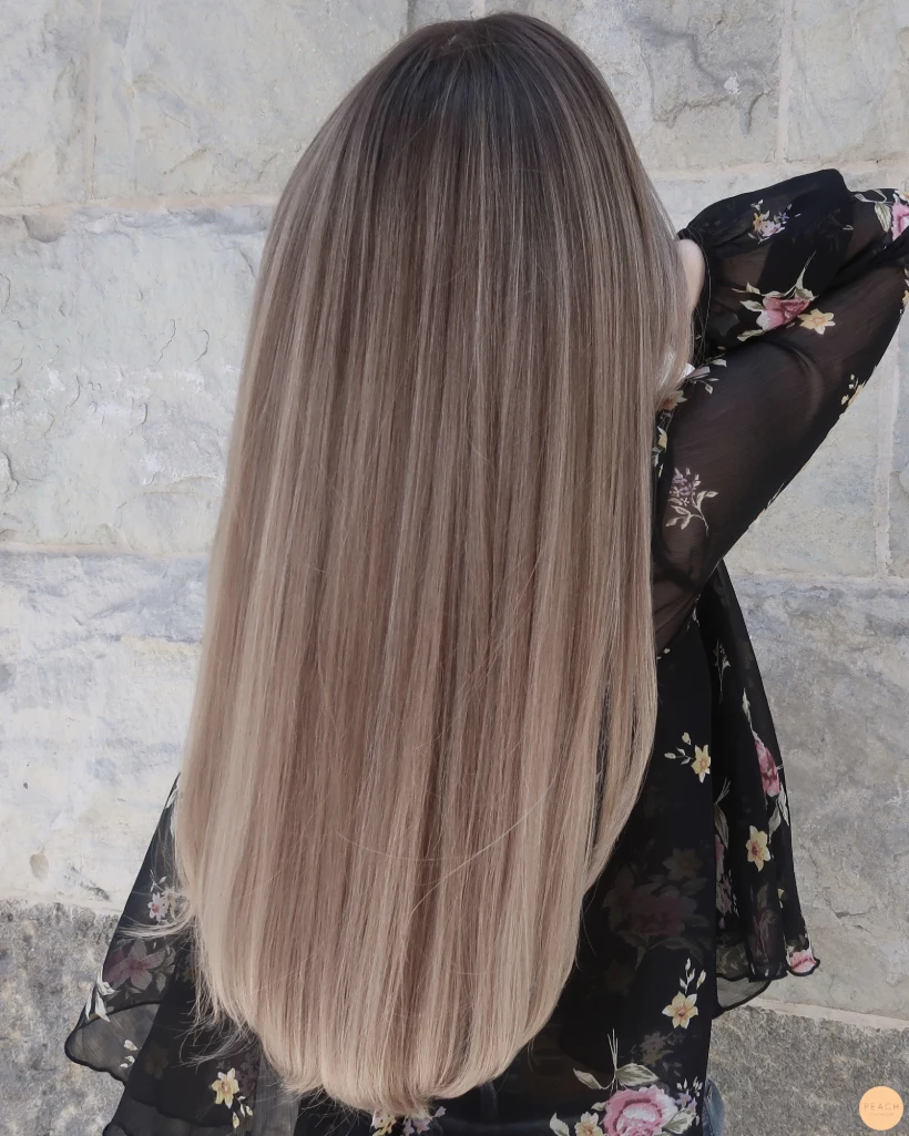 Lyxig soft blond hårfärg