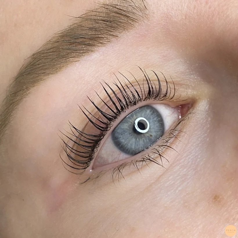 Yumi lashes stockholm