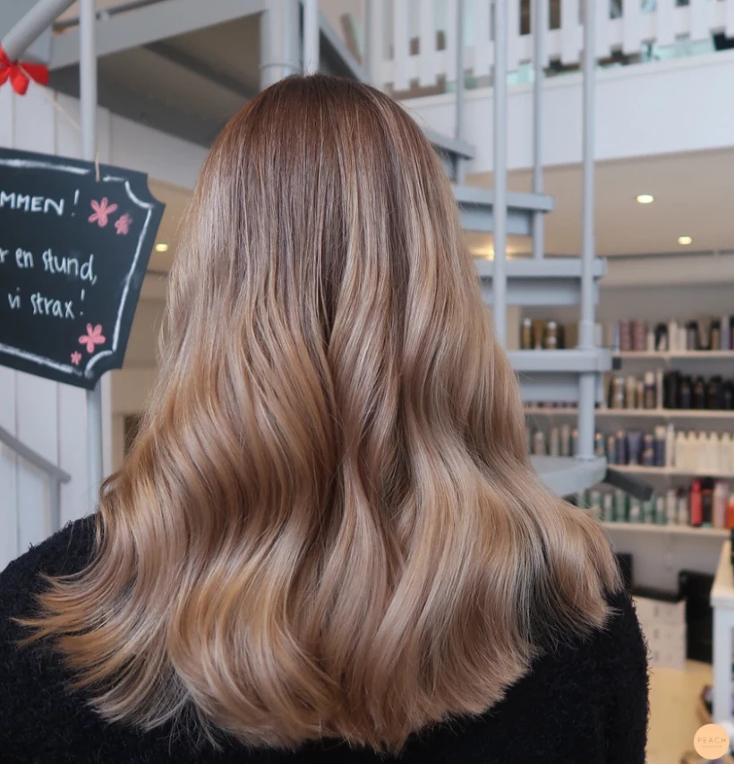 Beige blonde