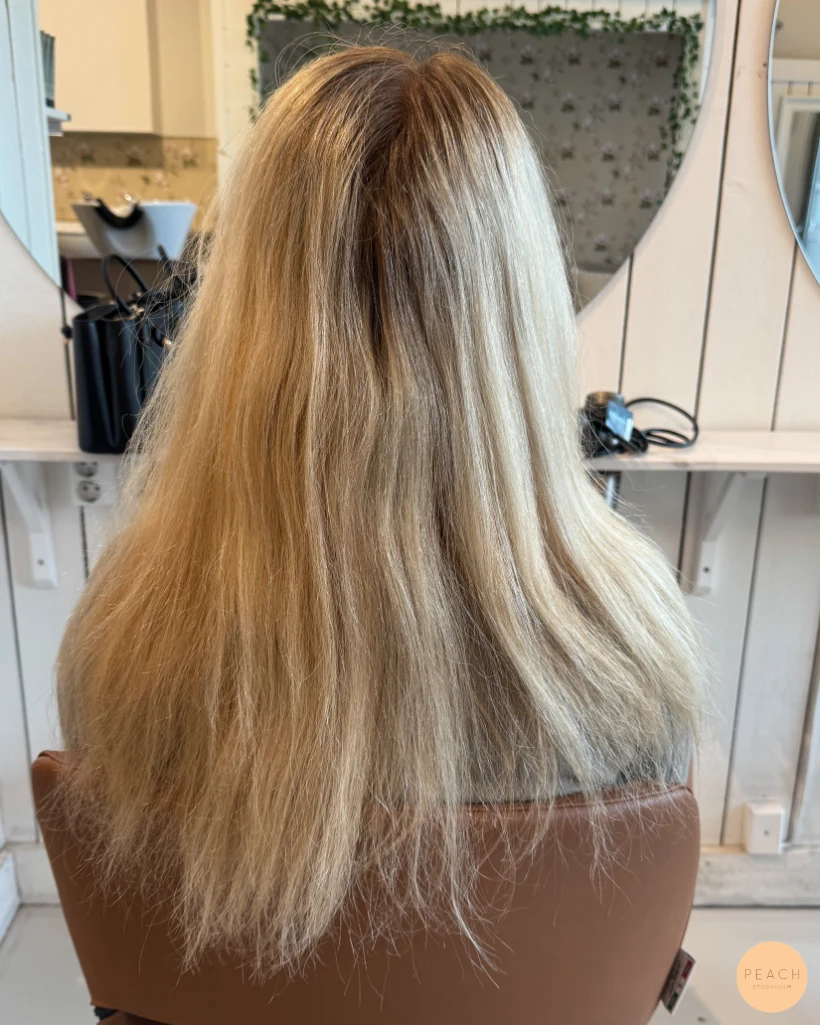 Soft blonde hair med highlights och lowlights