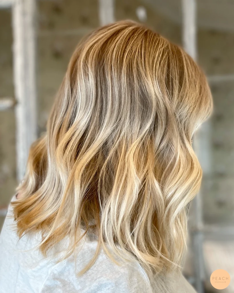Sand beige hårfärg med beige toner