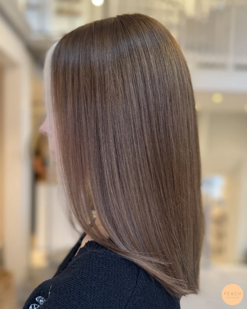 Natural hair color with money piece