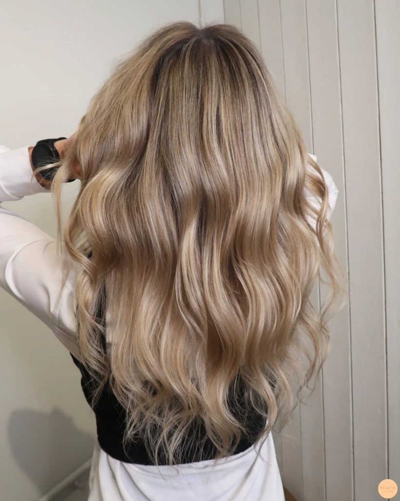 Beige blond balayage