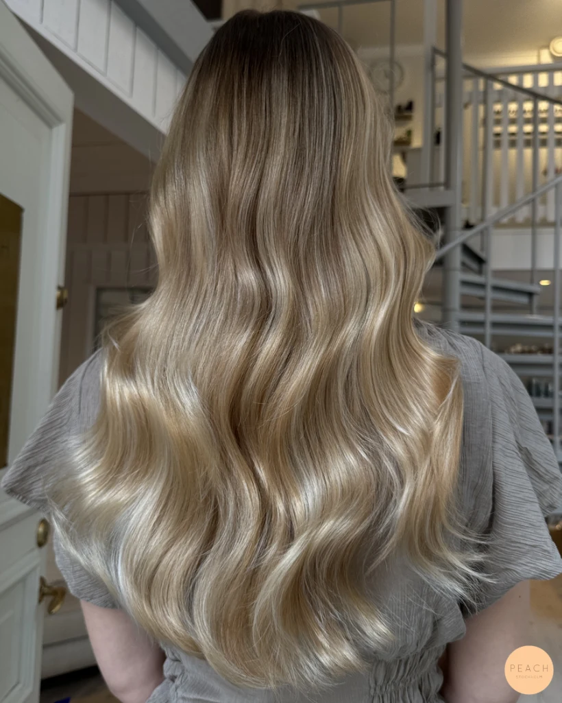 Warm blonde med mjuka teasylights