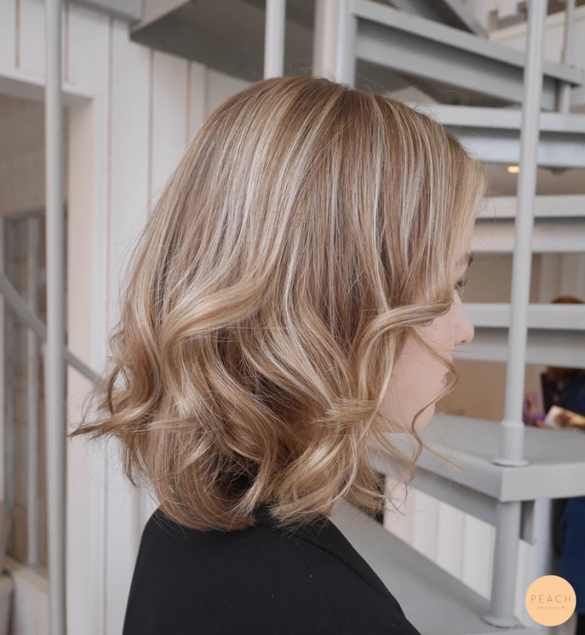 Blonde balayage med bobklippning
