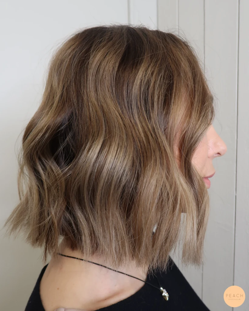 Bronde hårfärg med lob frisyr