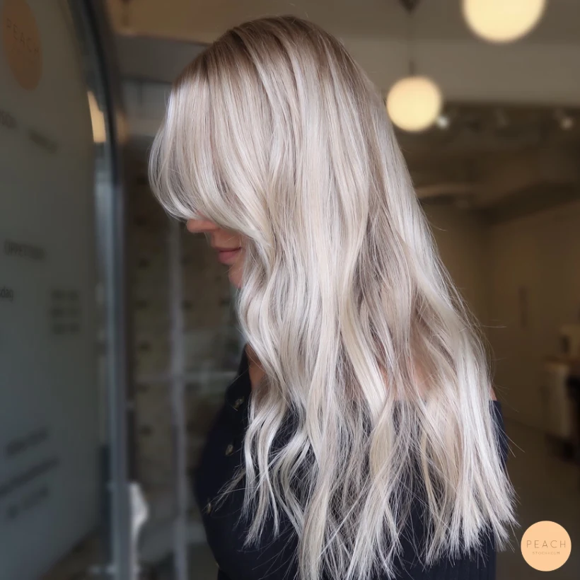Cool blonde / kall beige hårfärg med slingor