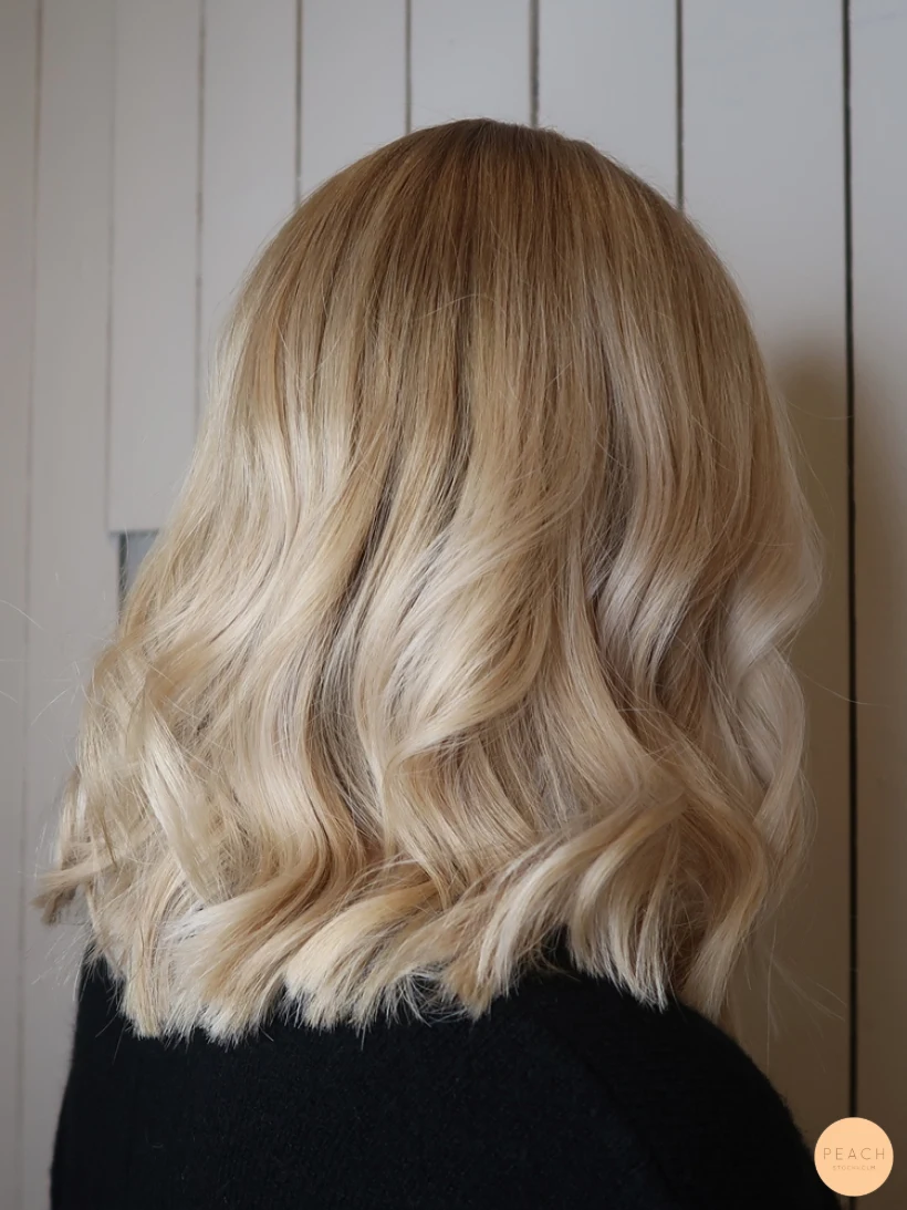 Kall blond hårfärg med sval nyansering