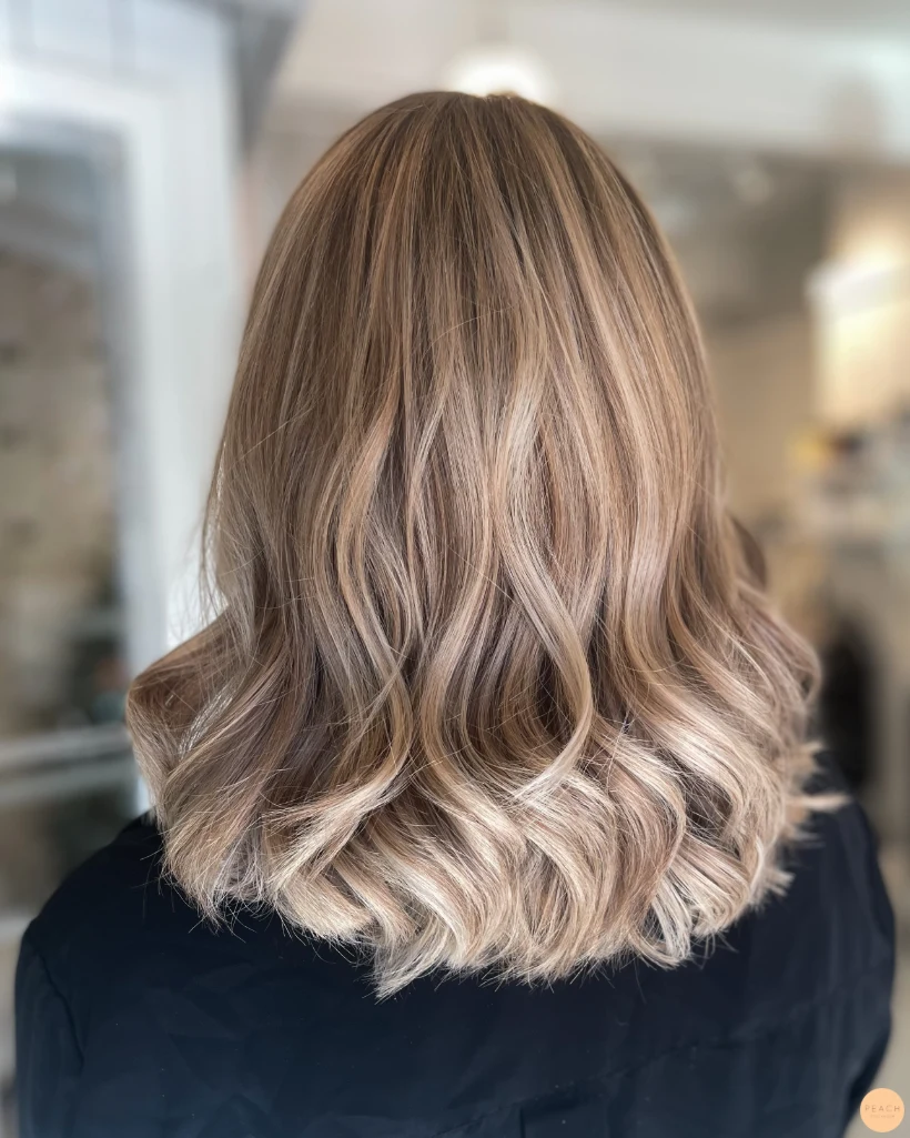 Beige blond hårfärg