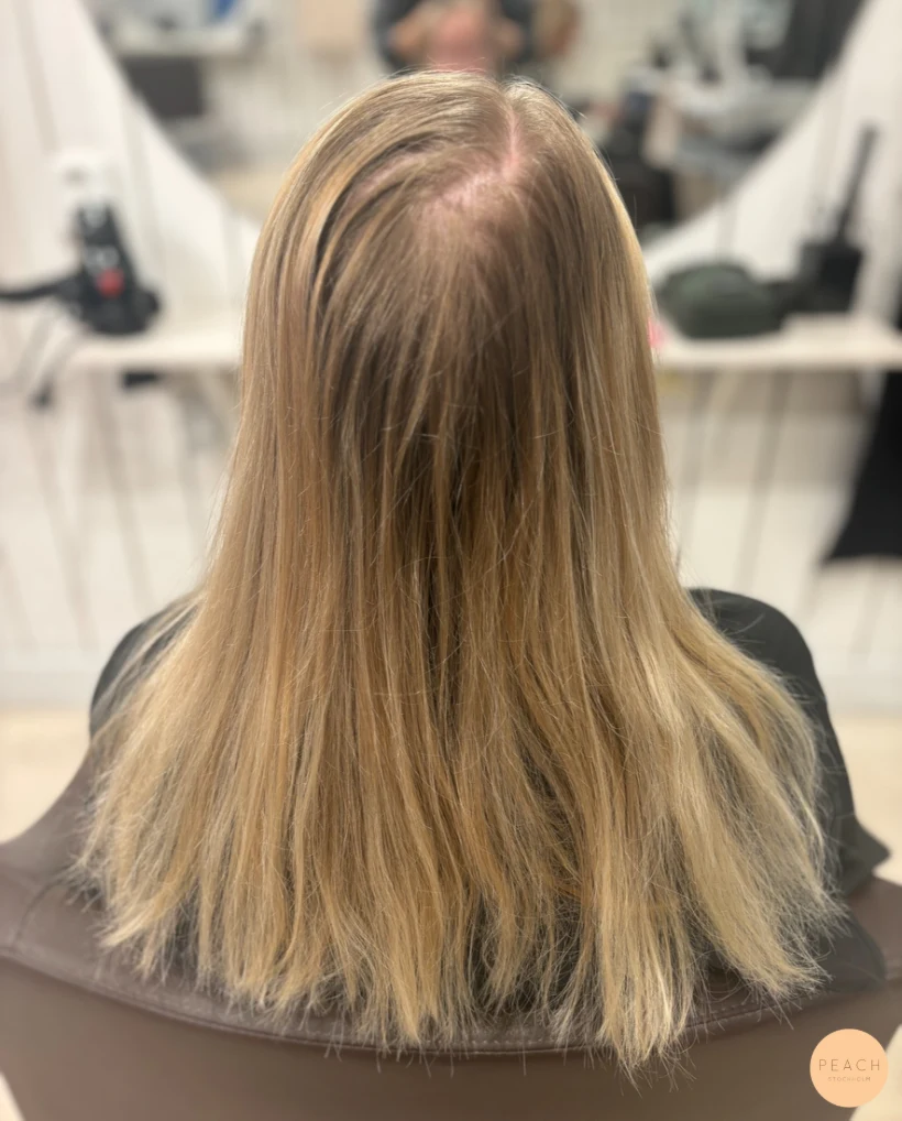 Blond hårfärg med ljus face frame