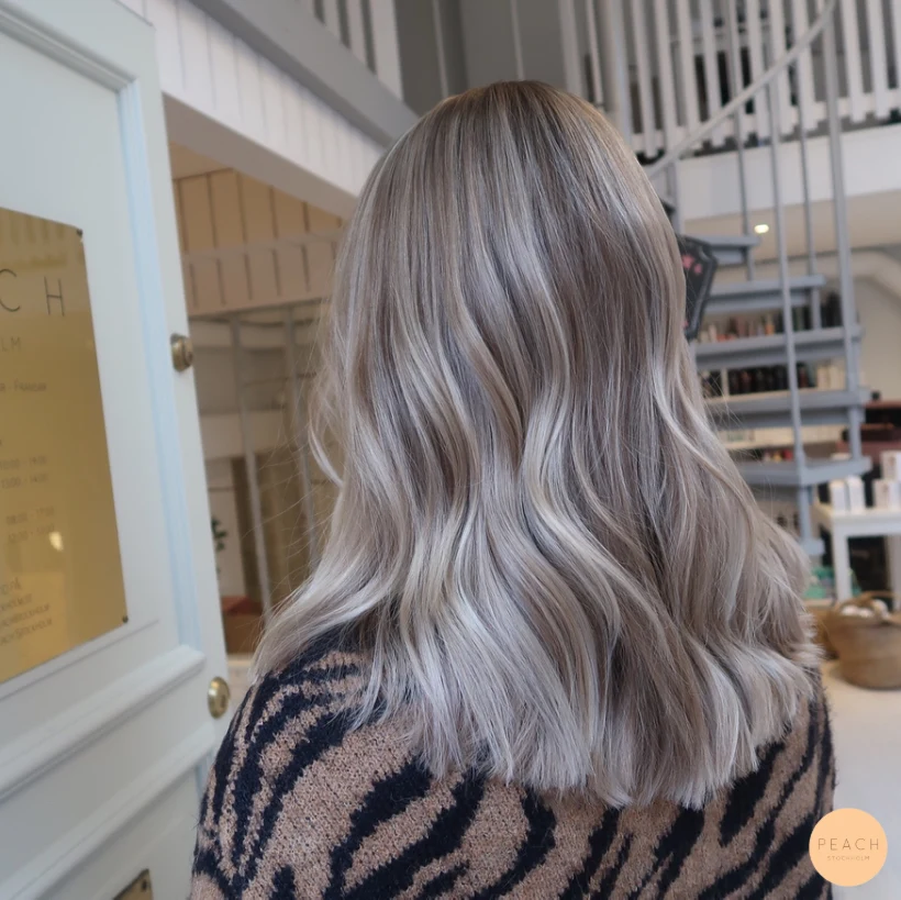 Balayage beige blonde