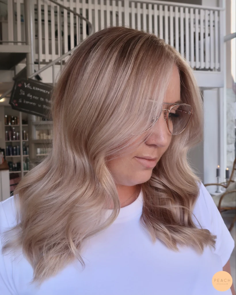 Blond balayage – salongsresultat av Jonathan Hultman, 26 september 2021