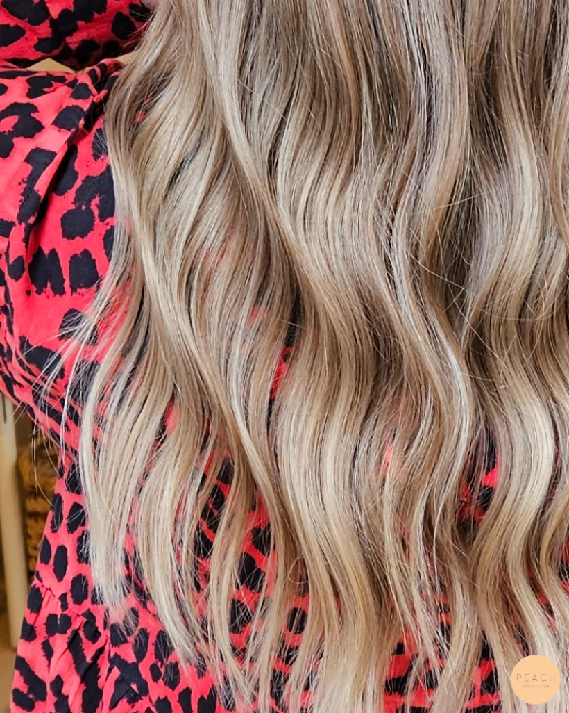 Sandy balayage med ljusa slingor