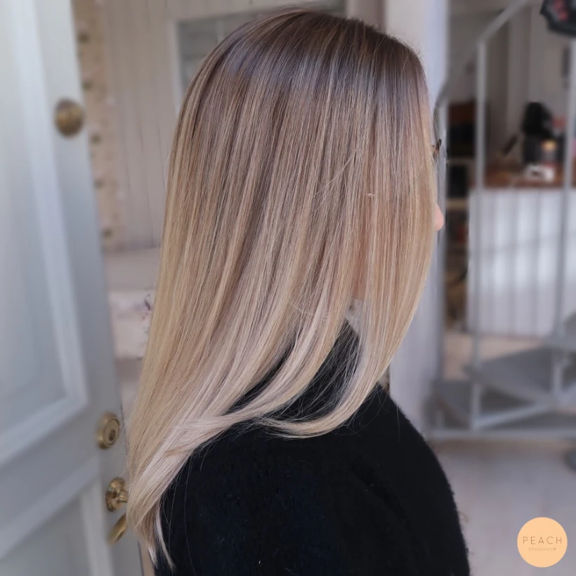 Soft balayage med sval nyansering