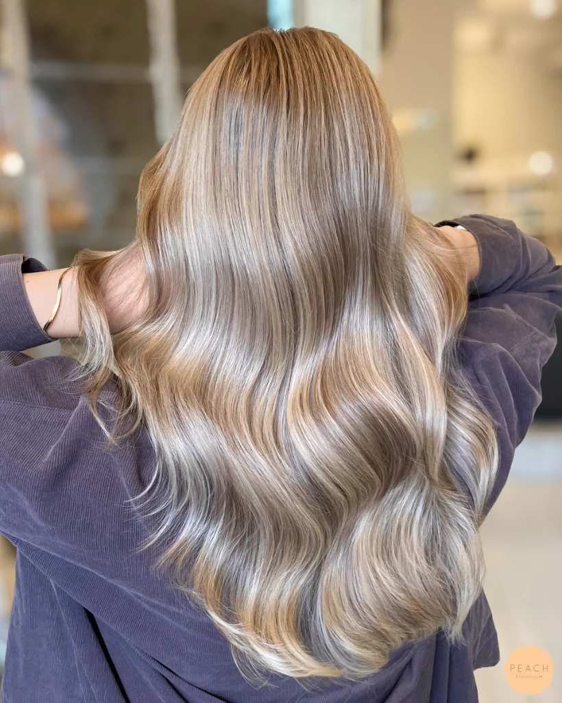 Teasylights & lowlights med en beige nyans
