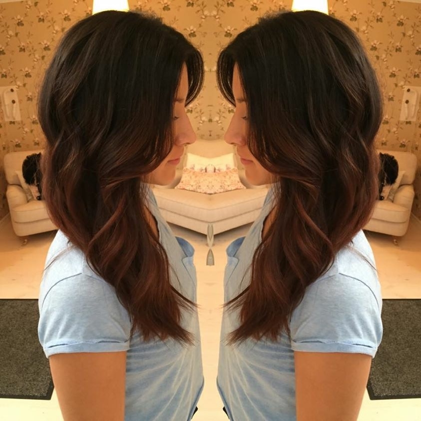 Mjuk balayage i mörkbrunt hår