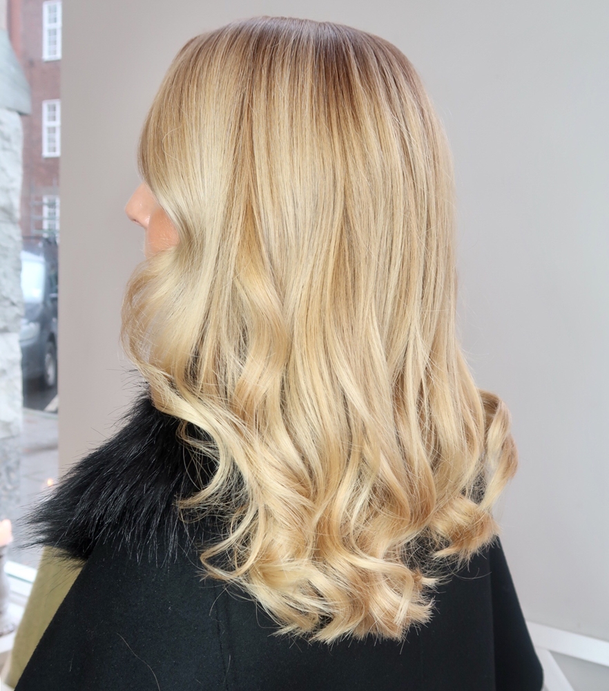 Blond hårfärg