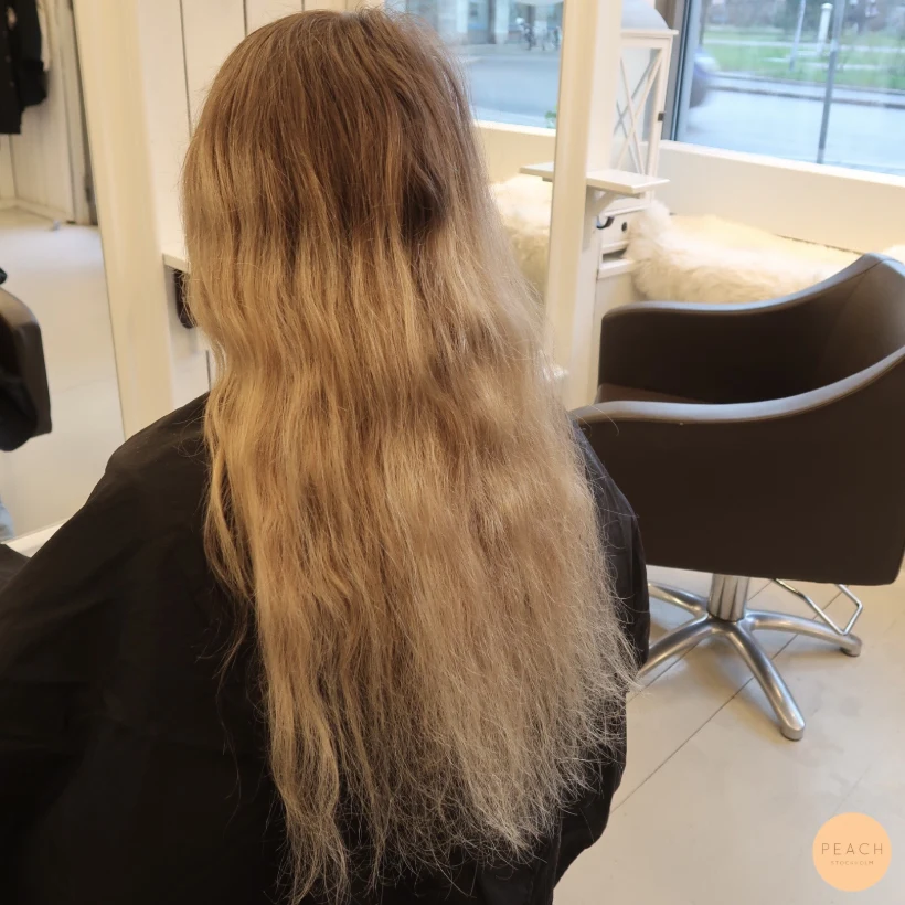 Lyxig blond balayage med highlights och lowlights