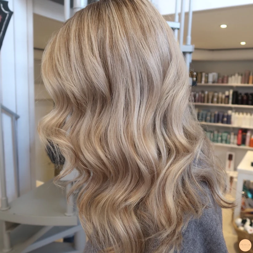 Lowlights i blont hår