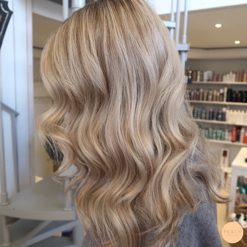 Lowlights i blont hår – salongsresultat av Therese Lindbladh, 17 april 2019