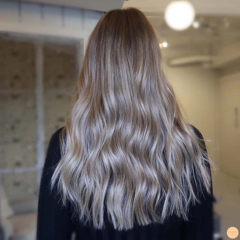 Naturlig beige blond balayage