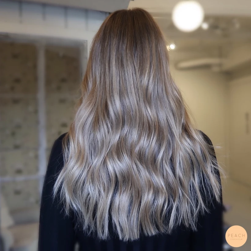 Naturlig beige blond balayage