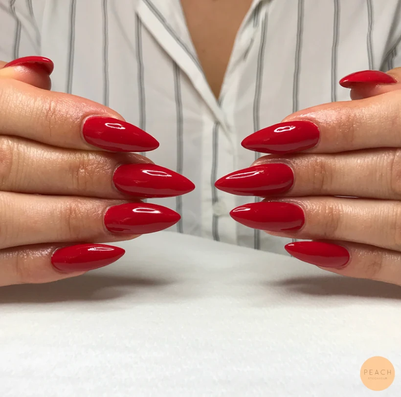 Classic red nails