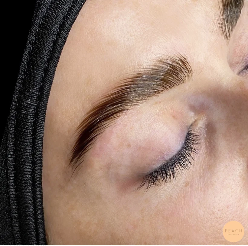 Browlift Stockholm och färgning av fransar