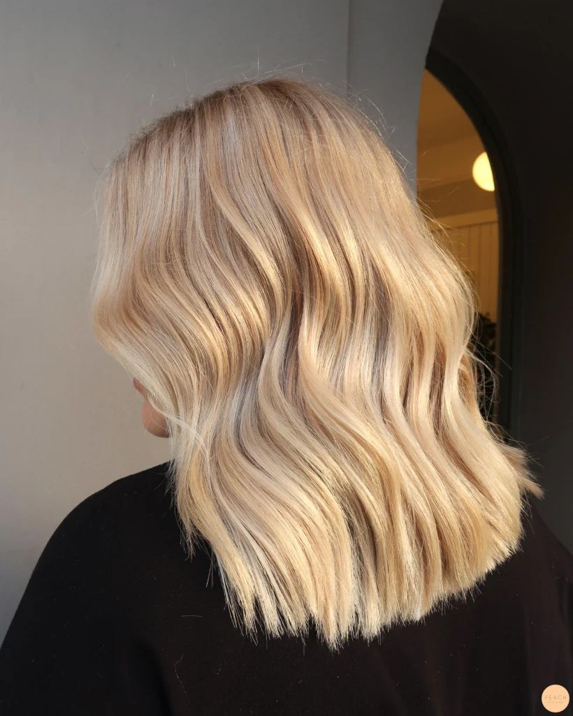 Krämig beige blond hårfärg