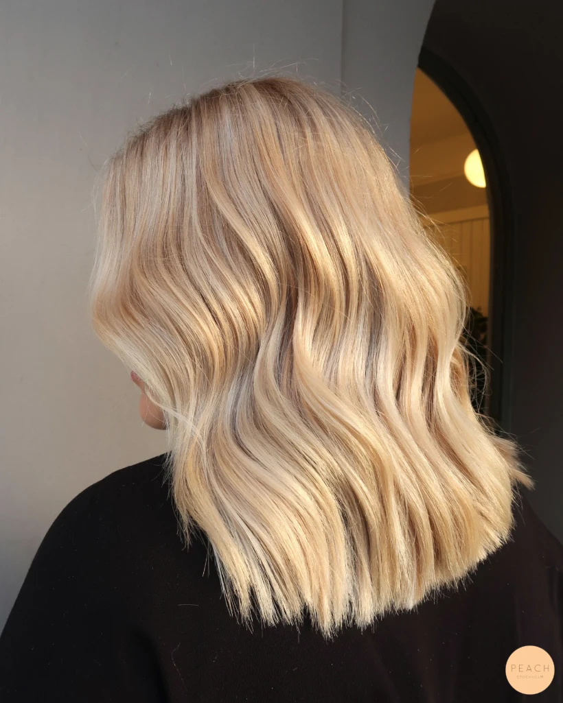 Krämig beige blond hårfärg