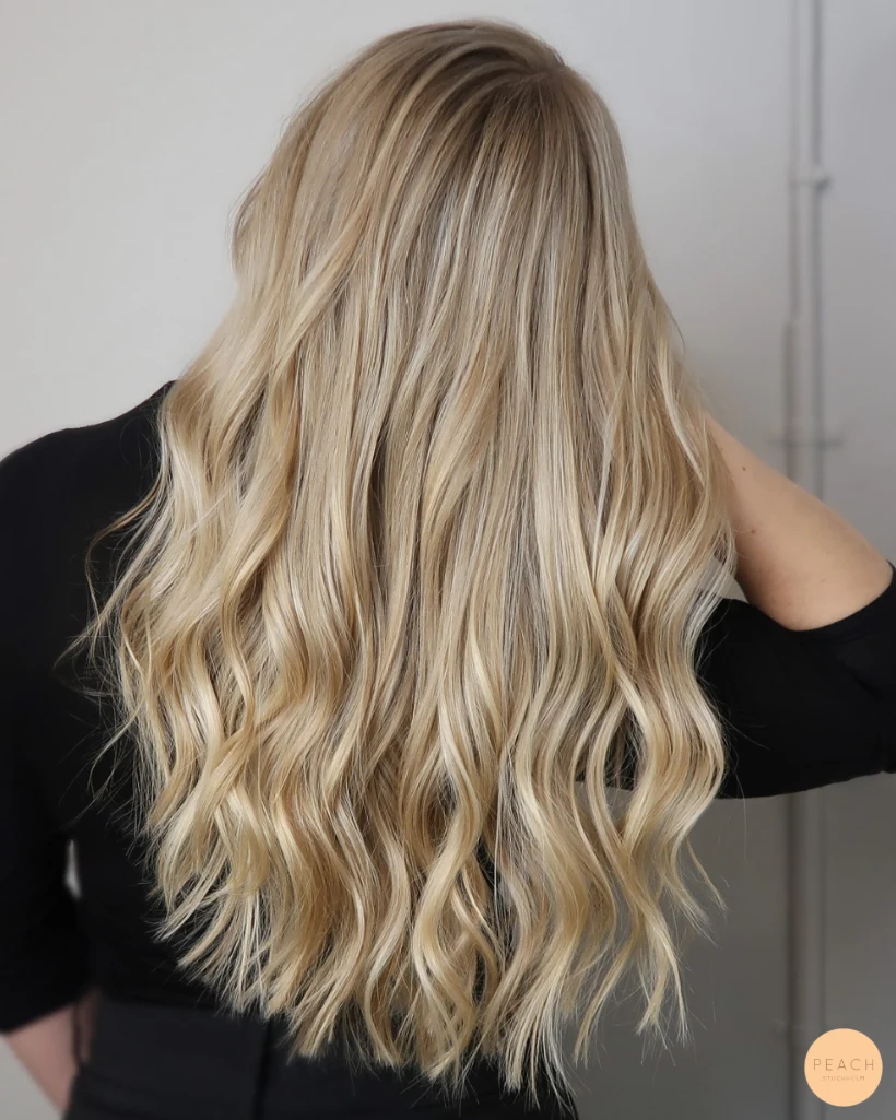 Ljusa slingor med beige blond ton
