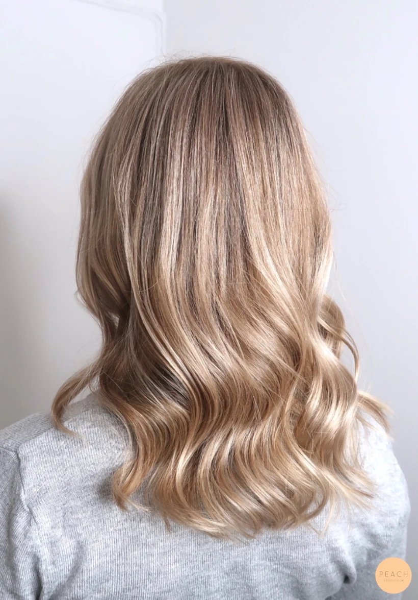 Babylights hair blonde med ljusa slingor