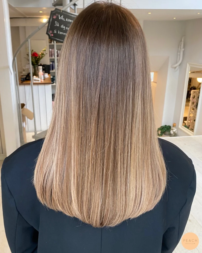 Soft balayage rakt hår