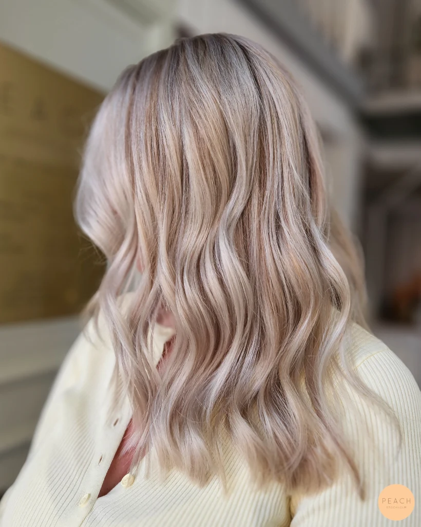 Creamy blonde hair – salongsresultat av Isabella Janjic, 6 juli 2026