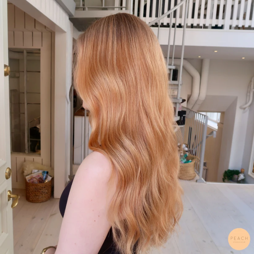Peach blonde med mjuk utväxt