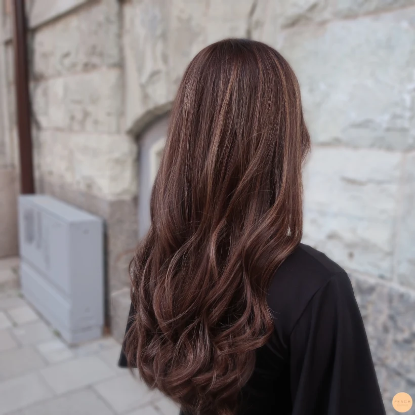 Varm brun med balayage slingor