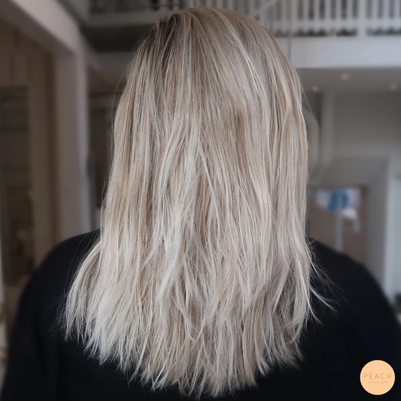 Blond lob med lugg