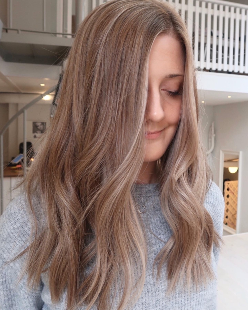 Lowlights i blont hår