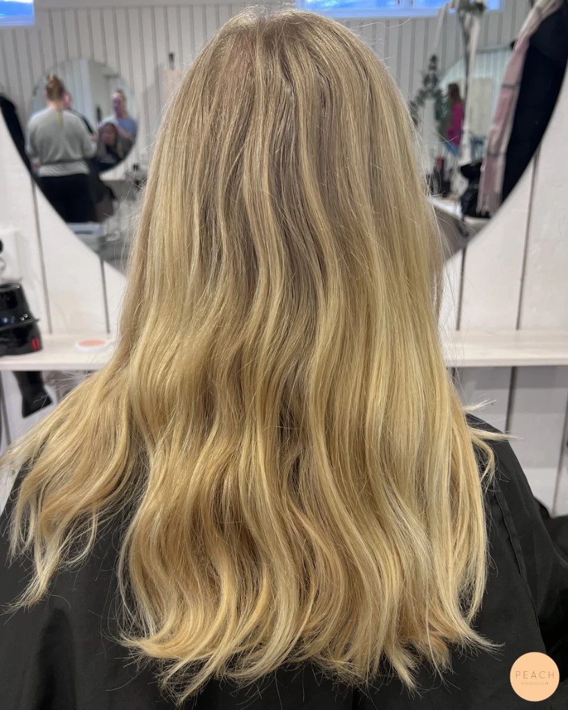 Ljus blond sval balayage