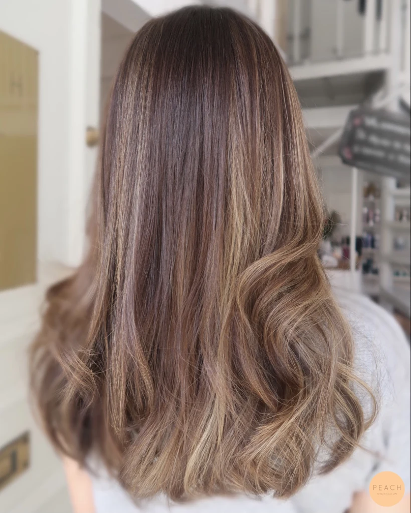 Varm brun hårfärg balayage