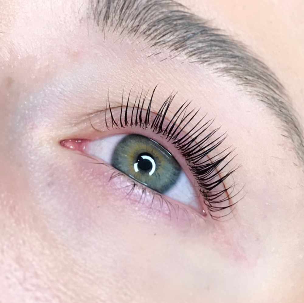 Yumi lashes före och efter