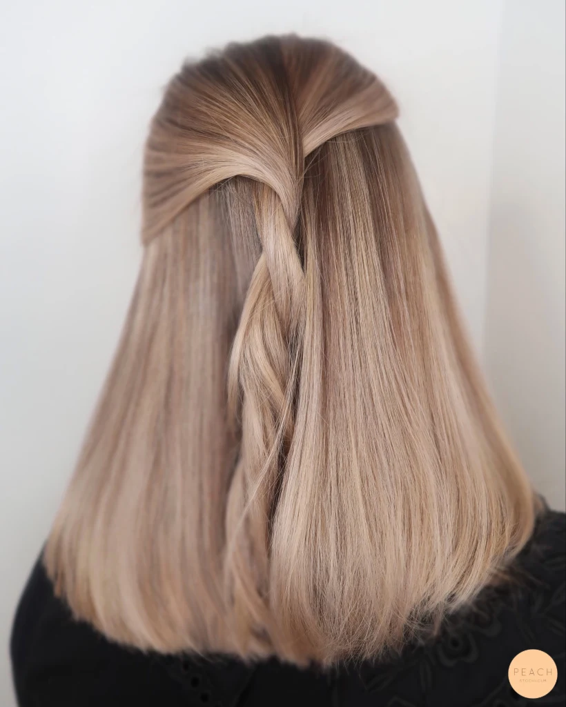 Soft blond hårfärg med mjuka lowlights