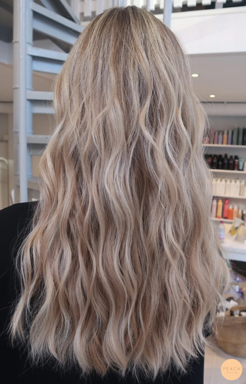 Balayage blond beach waves